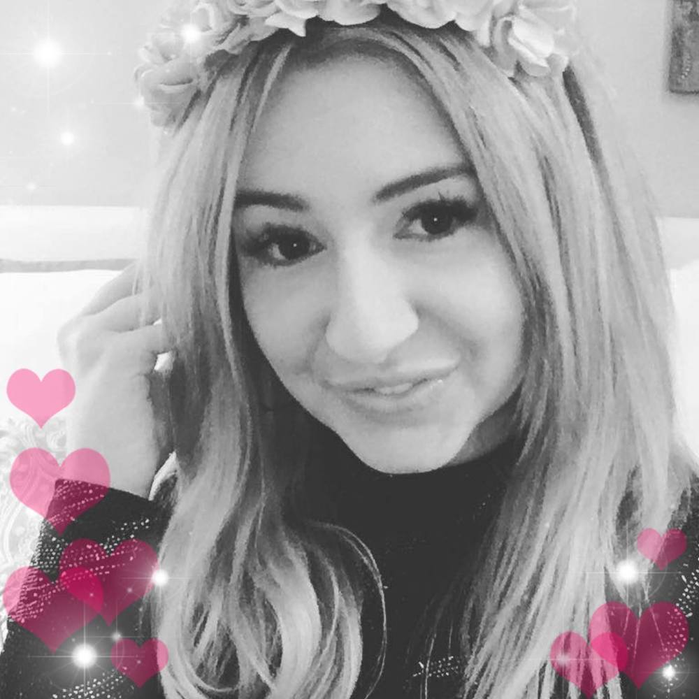 Meet your Posher, Courtney